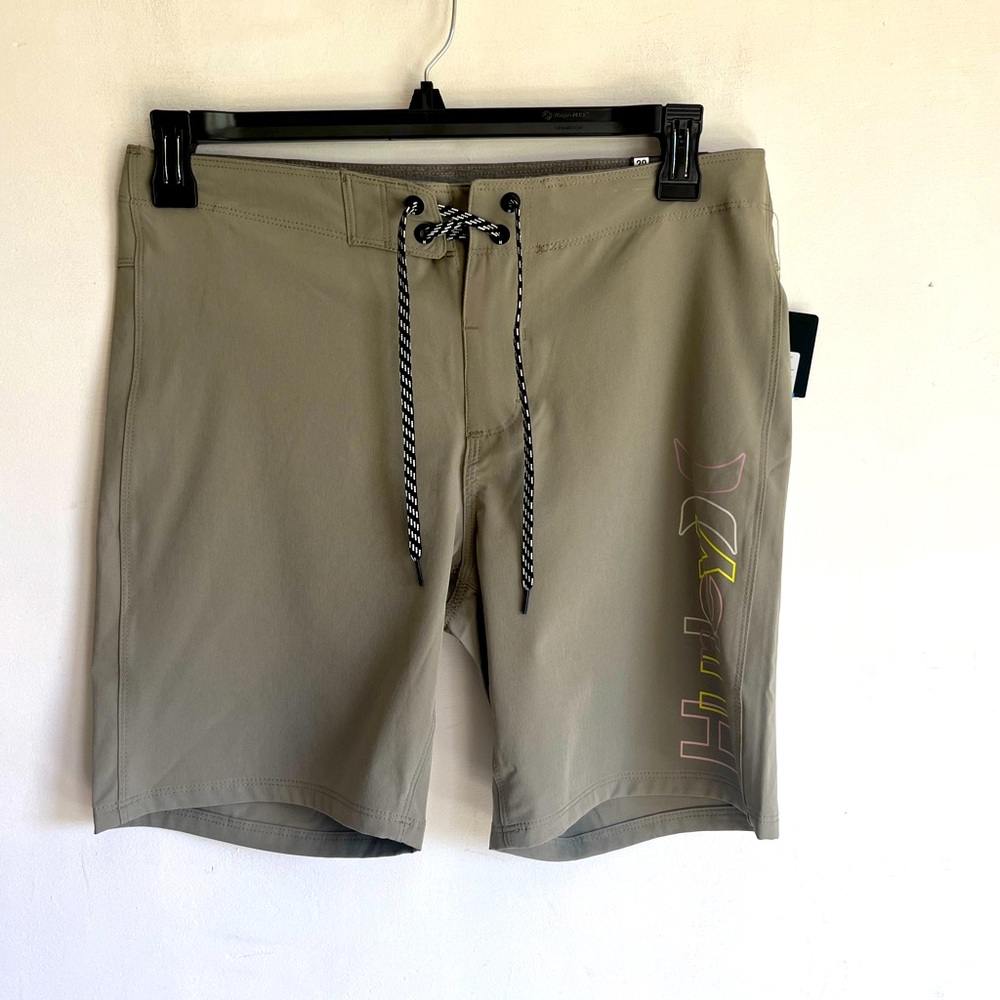 Hurley Green Board Shorts with Modern Design and Quick-Dry Fabric Mens 30 NWOT